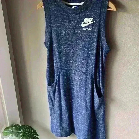 Nike Womens Athletic Blue Tennis Dress Logo Pockets Crew Sleeveless M - Picture 4 of 11